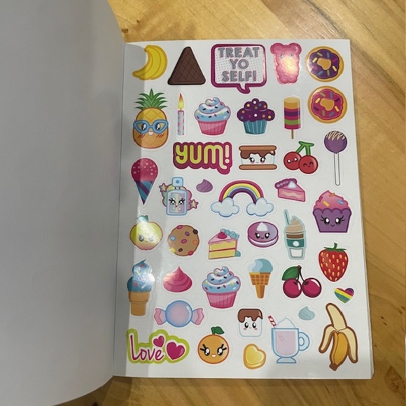 Sticker Book // 1000+ Stickers // 40 Pages - Picture 3 of 5